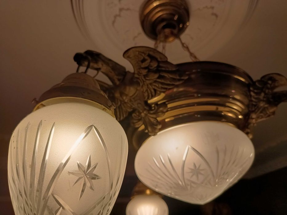 Piękna lampa i kinkiety