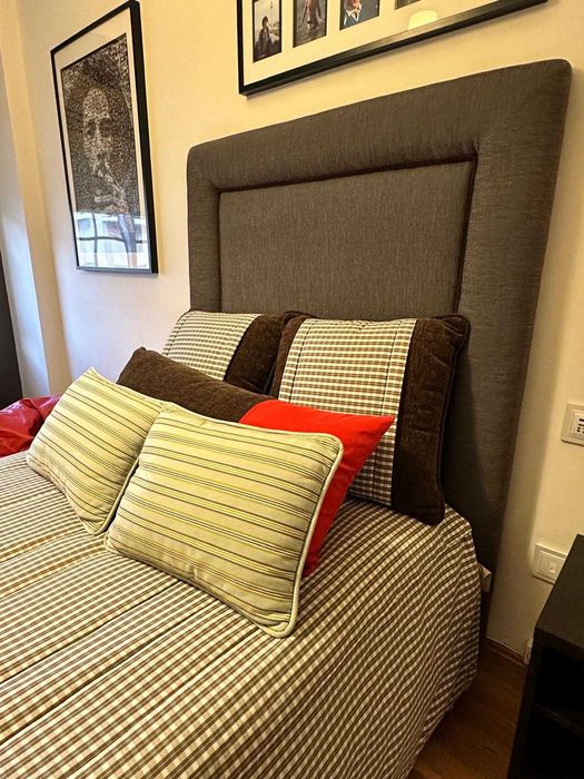 Cama completa (cabeceira + sommier + colchão)