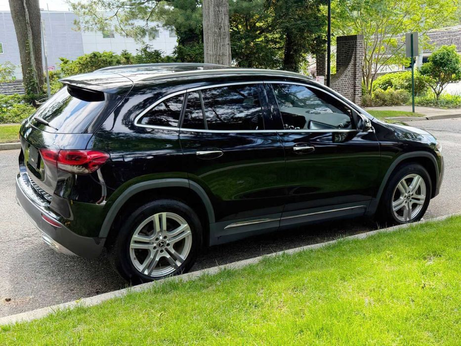 Mercedes-Benz GLA 250 4MATIC      2021