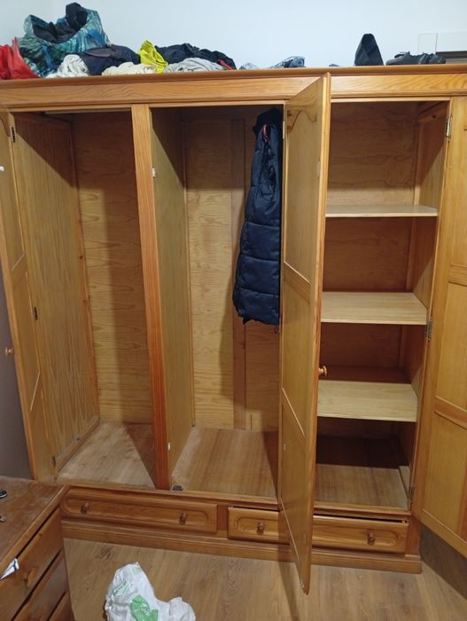 Guarda roupa de mandeira