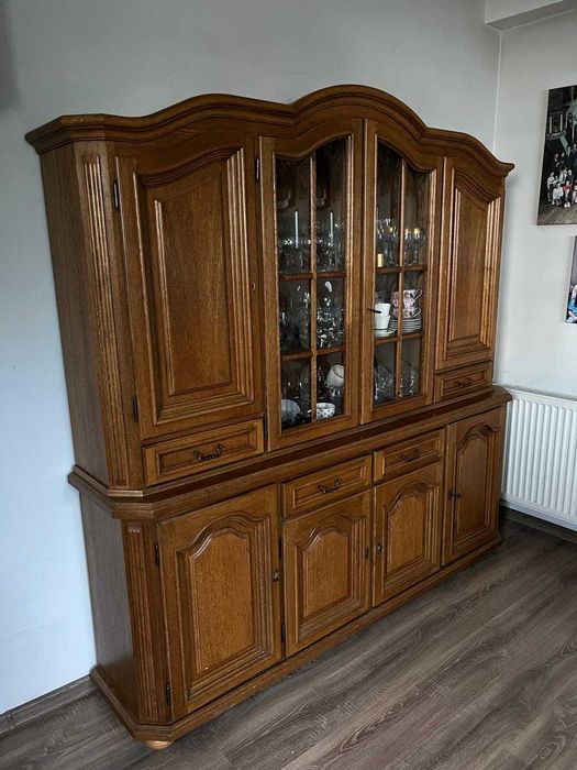 Komplet mebli.