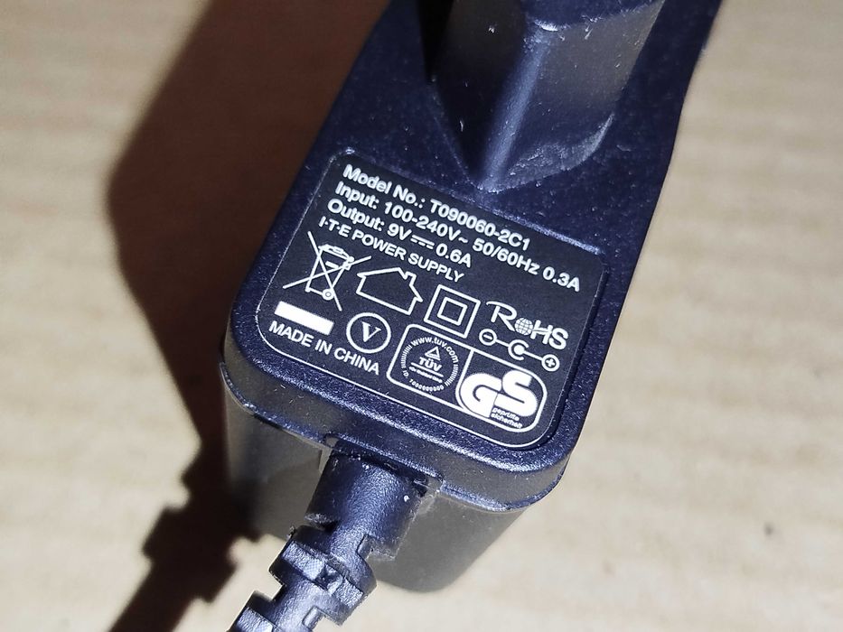 Блок живлення TPLink 9V 0.6A