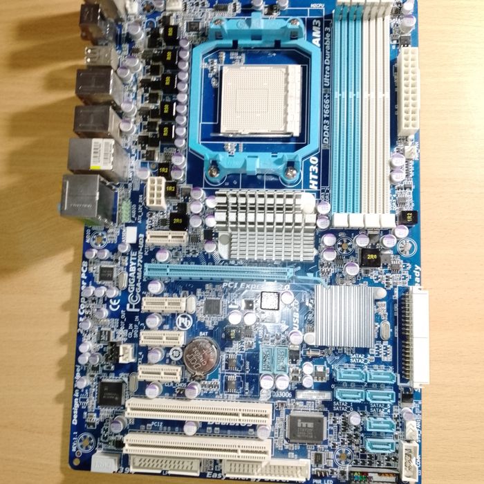 Материнская плата FC GIGABYTE GA-MA770Y-UD3
