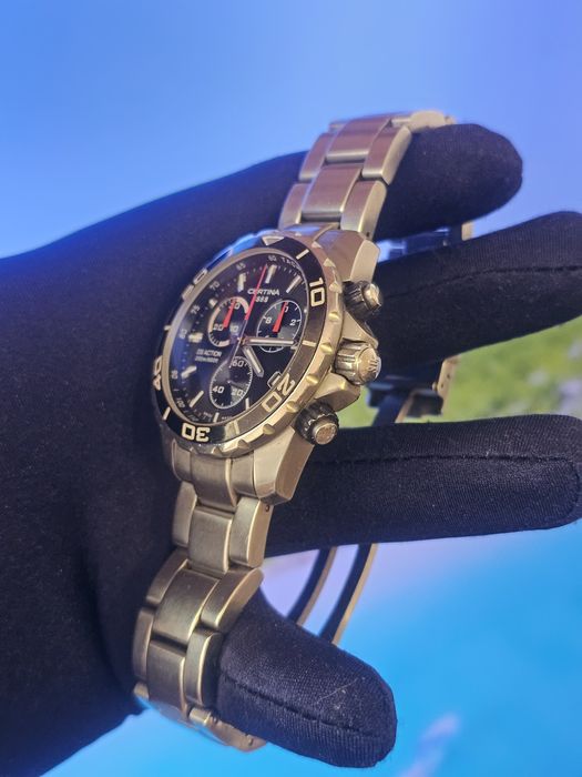У продажу Certina