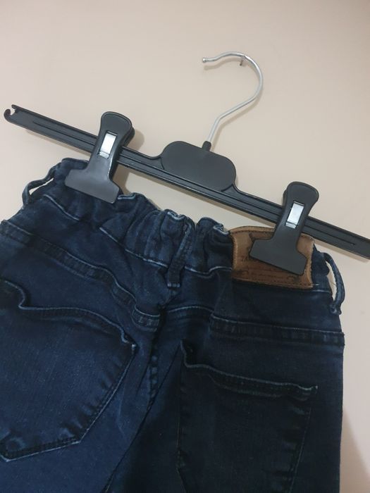 Ciemne jeansy dziewczęce ZARA BASIC DEPT.