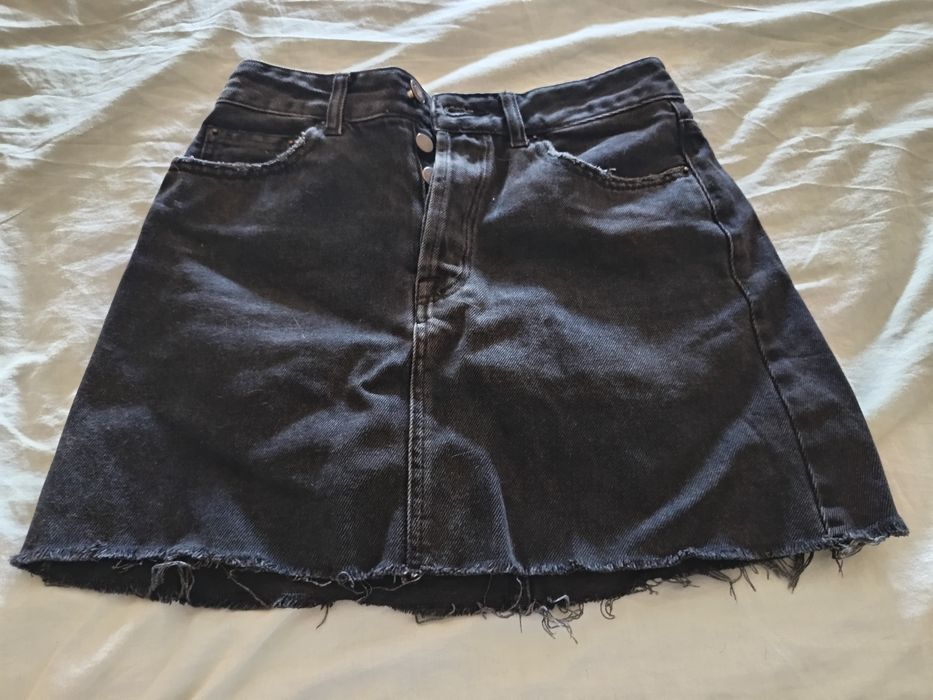 Mini saia Bershka 36 como nova