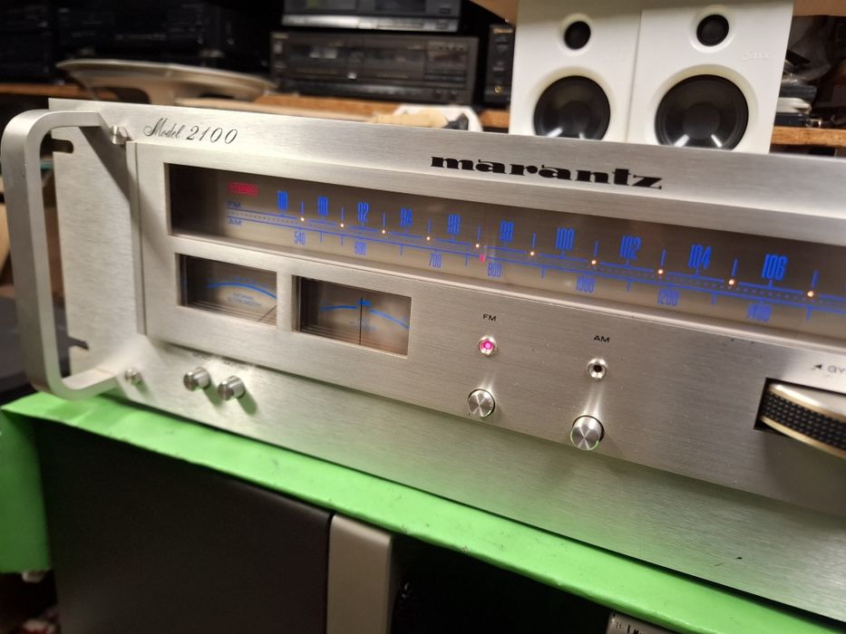 Tuner Marantz 2100