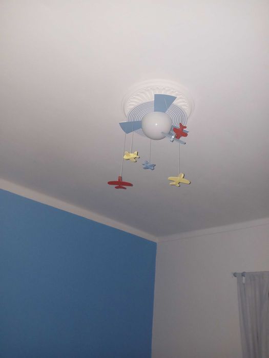 Candeeiro aviões criança