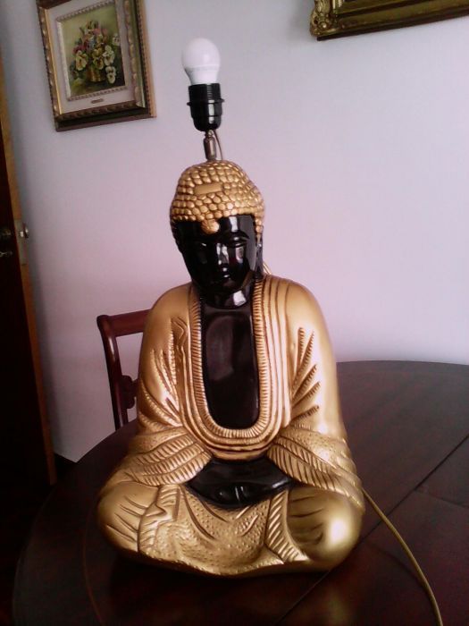 Candeeiro estatua