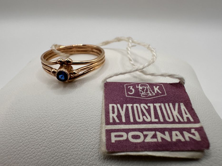 Rytosztuka, Złoty pierścionek z Szafirem Metkowiec R18/2,75g/585 Stan Idealny