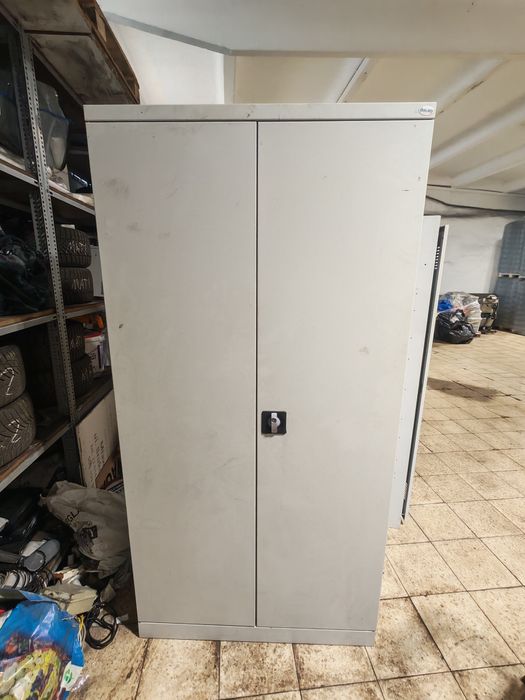 Duża szafa metalowa gospodarcza / magazynowa