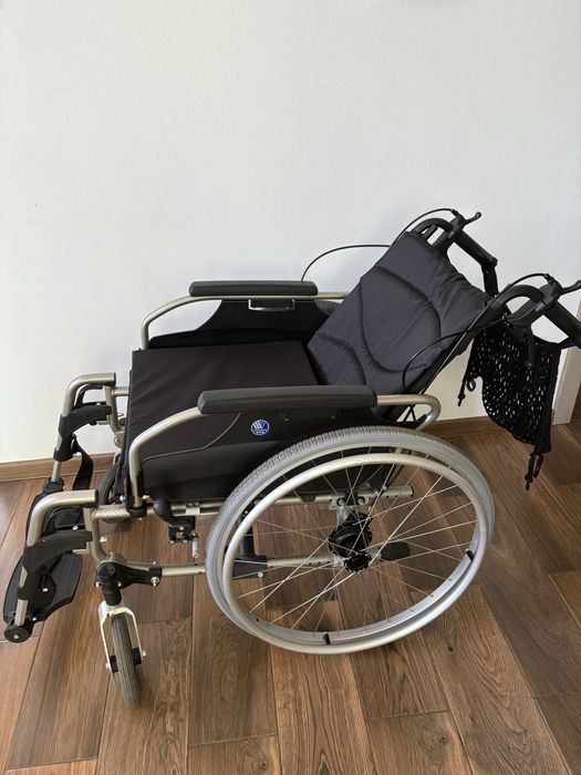 Składany wózek inwalidzki VERMEIREN V300