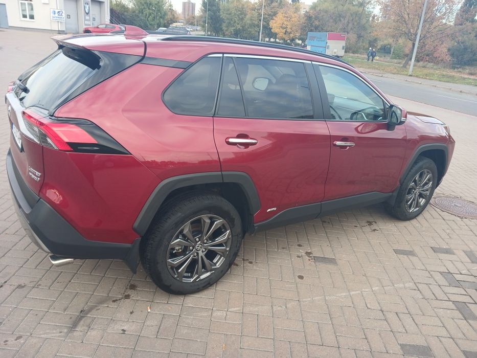 Продам  Toyota Rav 4 Limited  гибрид2024
