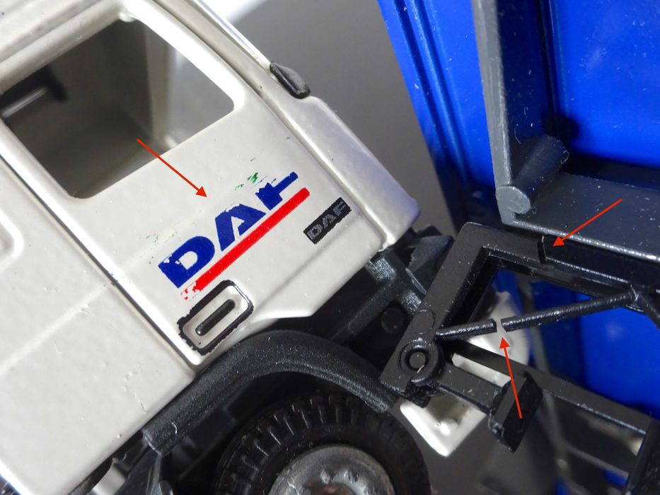 1:50 Tekno DAF 95 380 ATi Camião c/Reboque