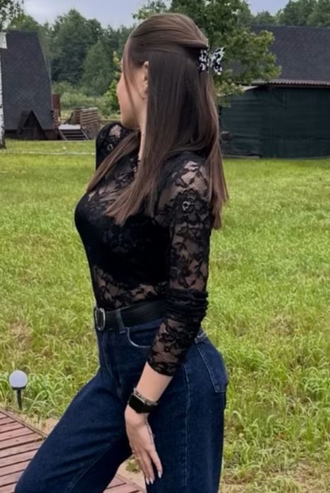 Мереживна прозора кофтинка