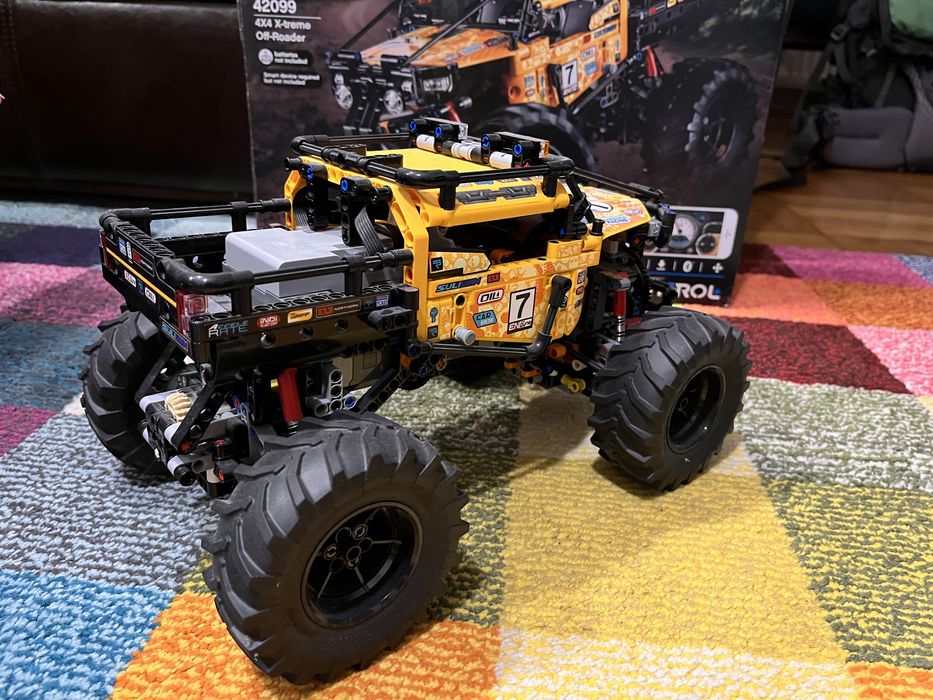 LEGO TECHNIC 42099 - Sterowany pojazd terenowy 4X4