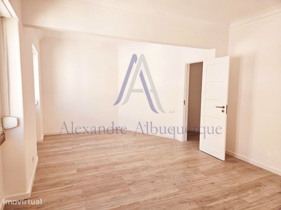 Apartamento na Graça totalmente remodelado com vista sobre o Rio Tejo