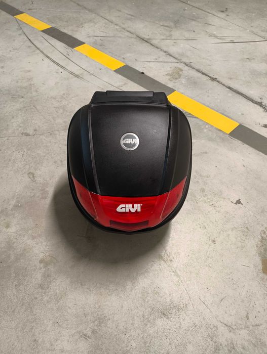 Yamaha NMAX 125CC (COM GARANTIA até 27/06/2027) + Top case Givi