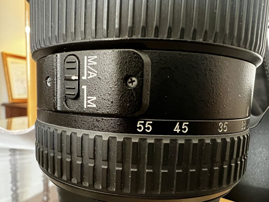 Nikon AF-S DX 17-55mm f/2.8G IF-ED — Como nova