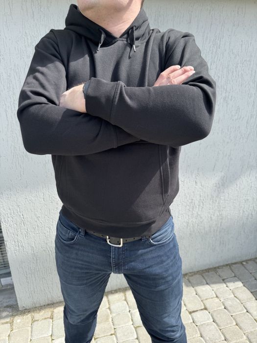 Чорний базовий худі на флісі