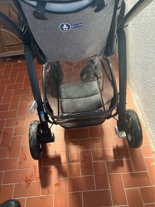 Carrinho de bebê + acessórios