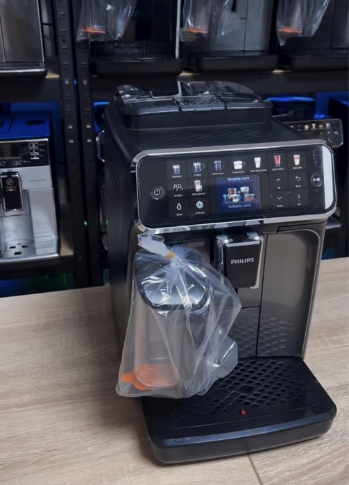 Кавомашина Philips LatteGo Series 5500 Series EP5547/90