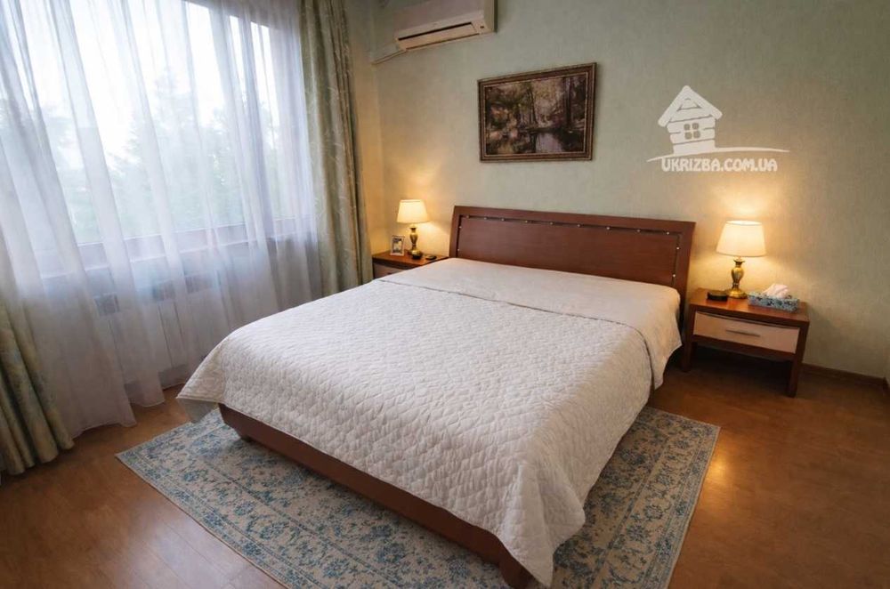 Посуточно. Дом 450 кв., 7 спален. НОВЫЙ ГОД - 30 000 грн.