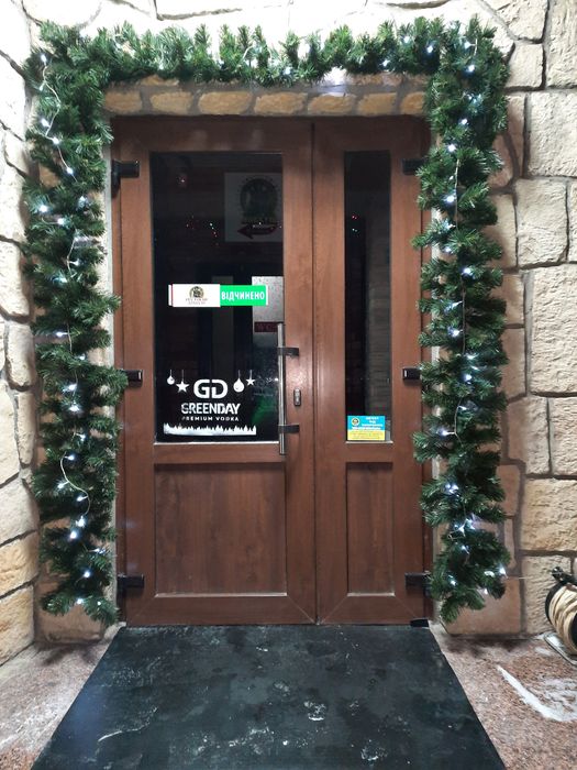 Новорічні прикраси, гілочка ялинки штучна, гірлянда штучна