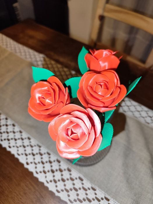 Dia dos namorados  Rosas vermelhas com pe