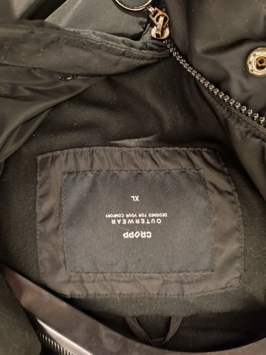 Czarna zimowa kurtka damska w rozmiarze XL