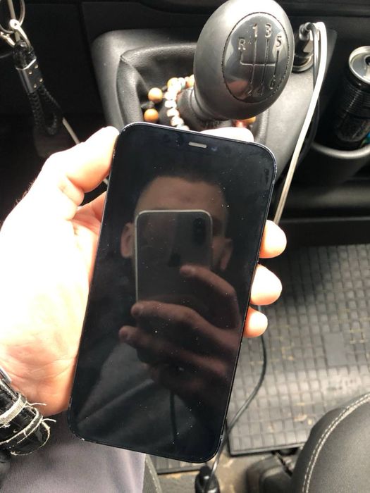 Продам iPhone 12,64gb