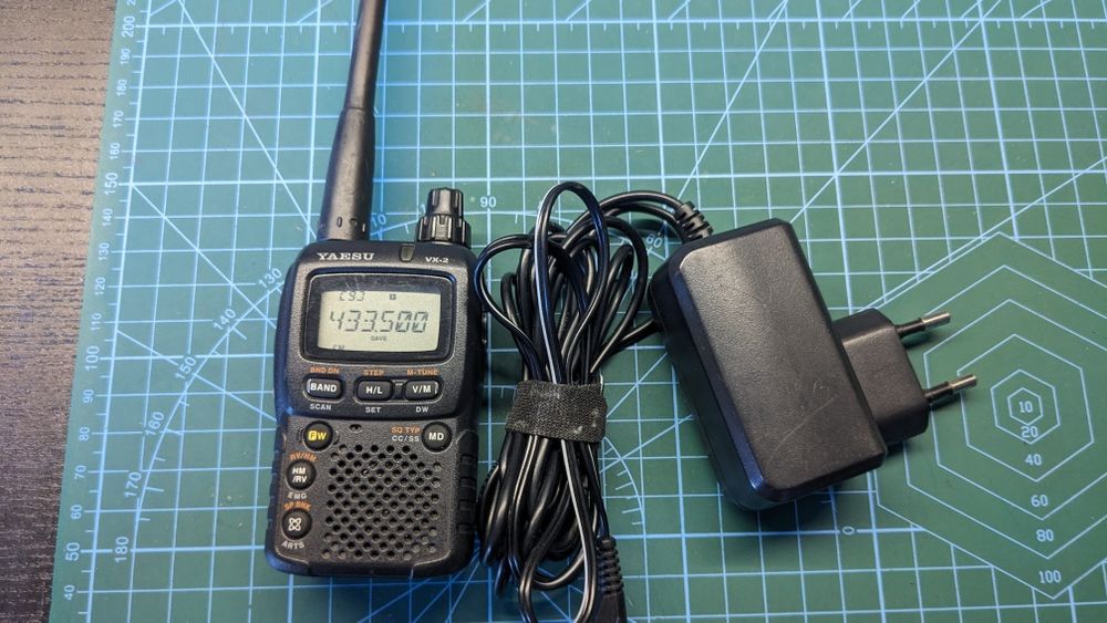 Yaesu VX-2, VHF/UHF, 2W, air band