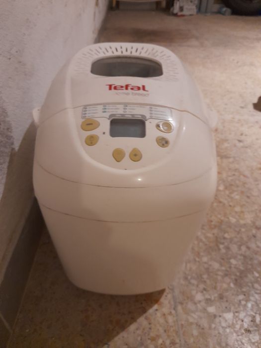 Bread and Cake Maker
