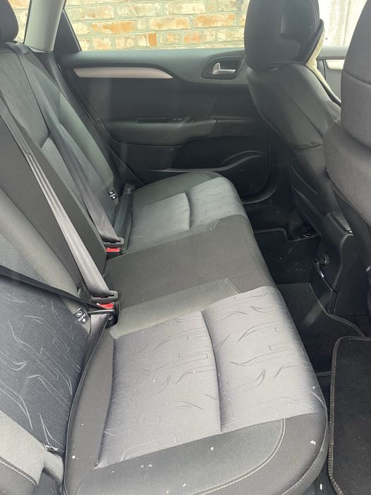 Автомобіль citroen c4
