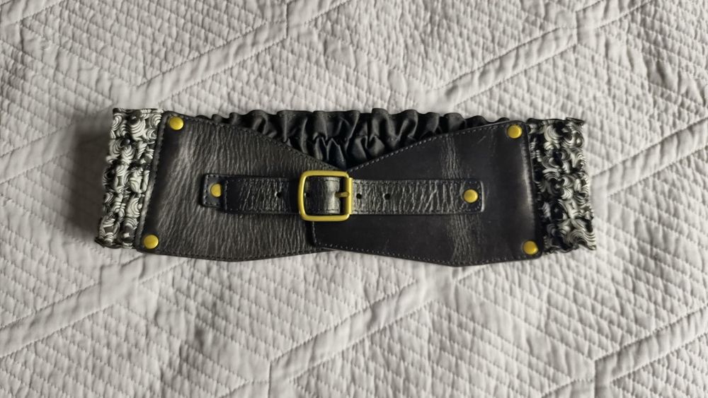 Szeroki pas skórzany do sukienki płaszcza