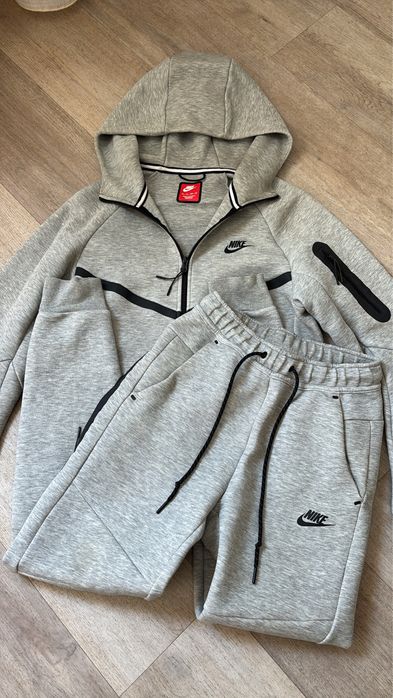 Nike Tech Fleech