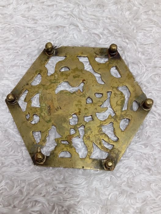 Mosiężna podstawka