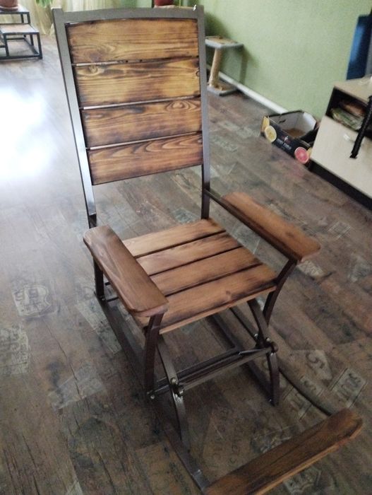 Кресло- качалка  метал маятникового типа