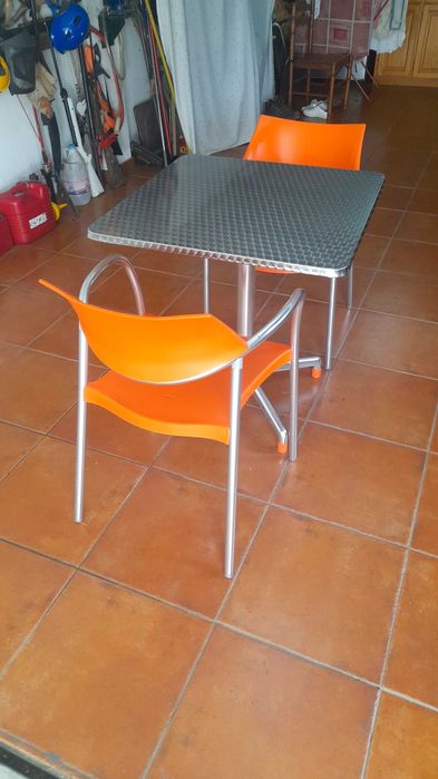 Cadeiras e mesas de lazer