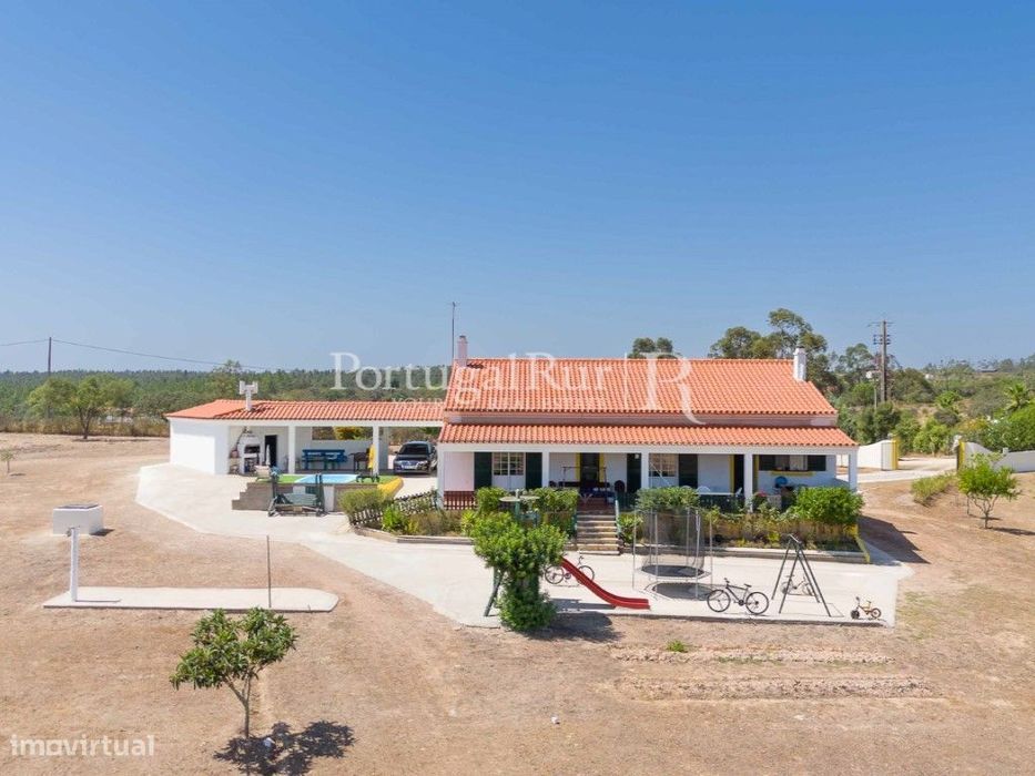 Monte Alentejano T4 com Terreno de 4,4 Hectares