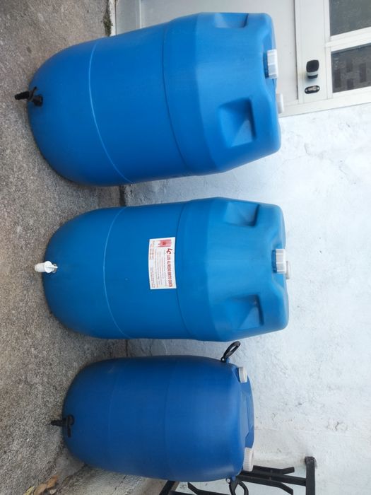 Dorna e tres bidões
