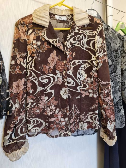 Набір жіночої одежі на розмір S (плаття, блузи) - 7 штук