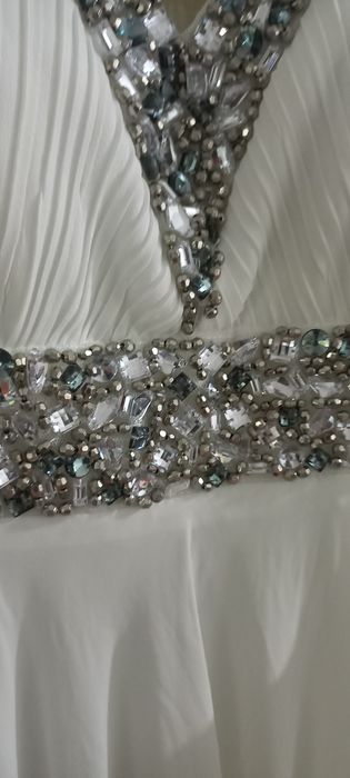 Vestido de cerimónia branco com pedras