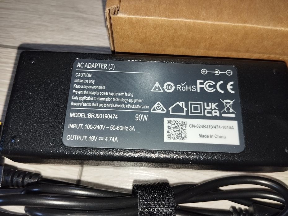 Zasilacz sieciowy AC adapter