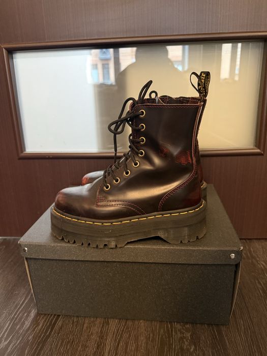 Жіночі черквики Dr.Martens