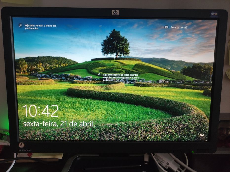 Monitor HP L1908w + 2 Samsung 901N para peças