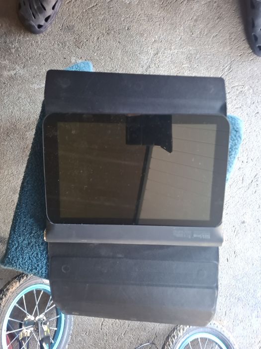 Tablet z klawiaturom TREkSTOR