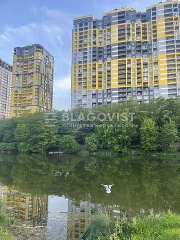 Продам ЖК Медовий 32 м с ремонтом   Кадетский Гай 10 .