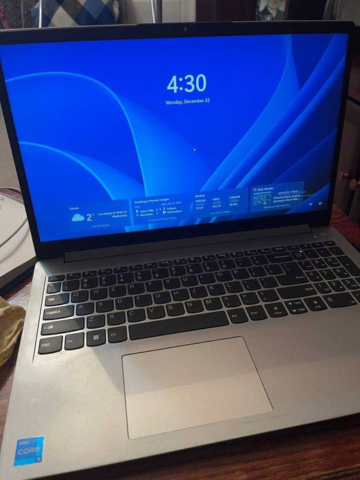 Lenovo IdeaPad i5 16RAM 128GB 4мic користув