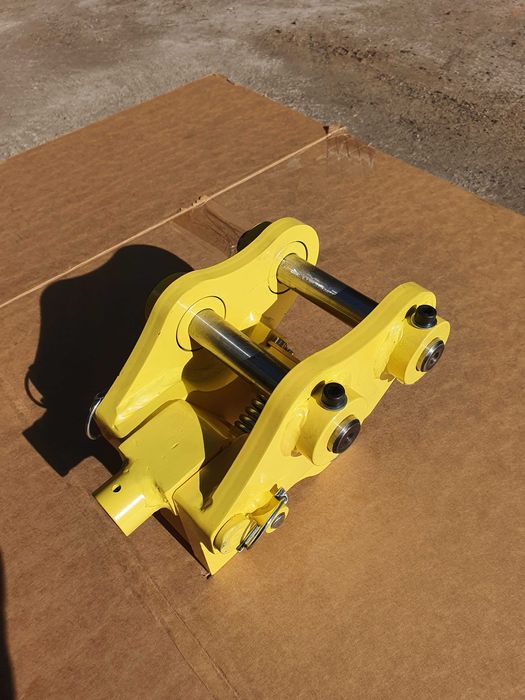 Szybkozłącze półautomatyczne pasujące do minikoparki JCB8014/8015/8018